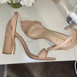 Lulus- nude suede pumps